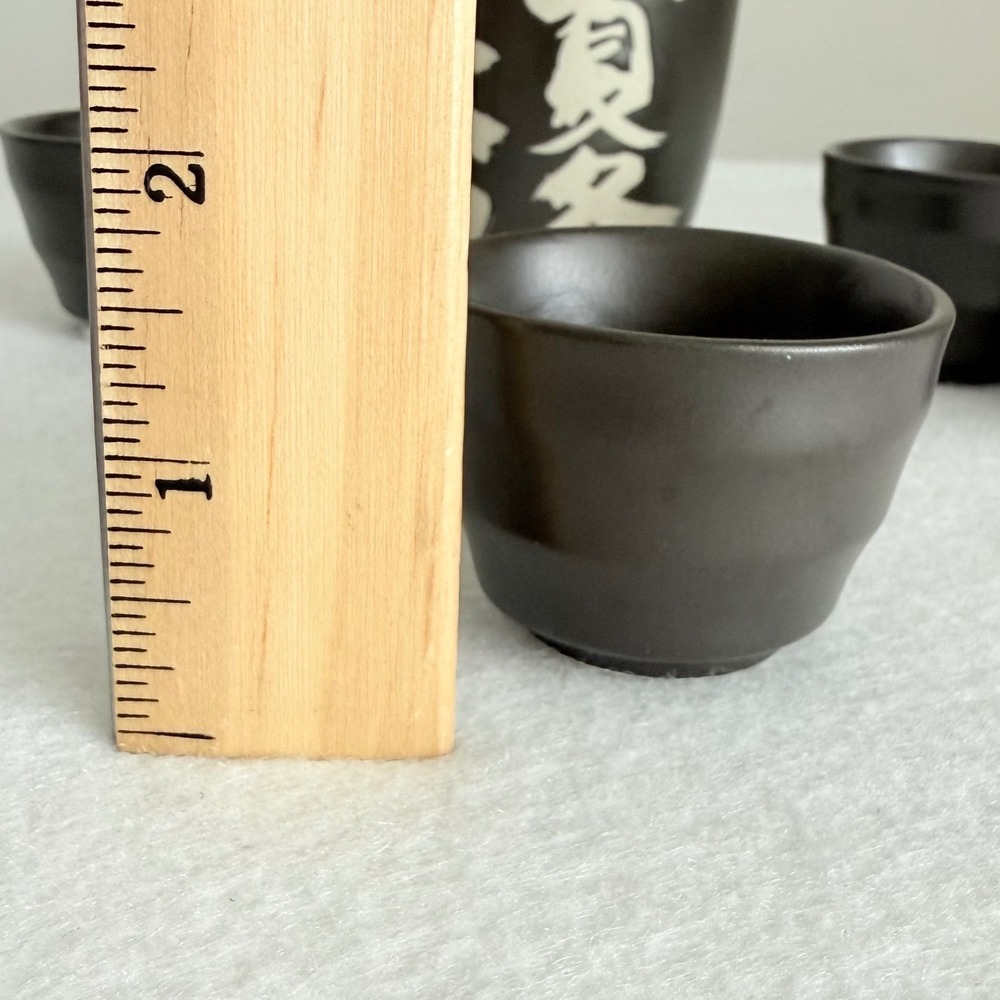 Japanese Sake Set Ceramic Black White Kanji Calligraphy 5pc Tokkuri 4 Cups - Picture 7 of 9
